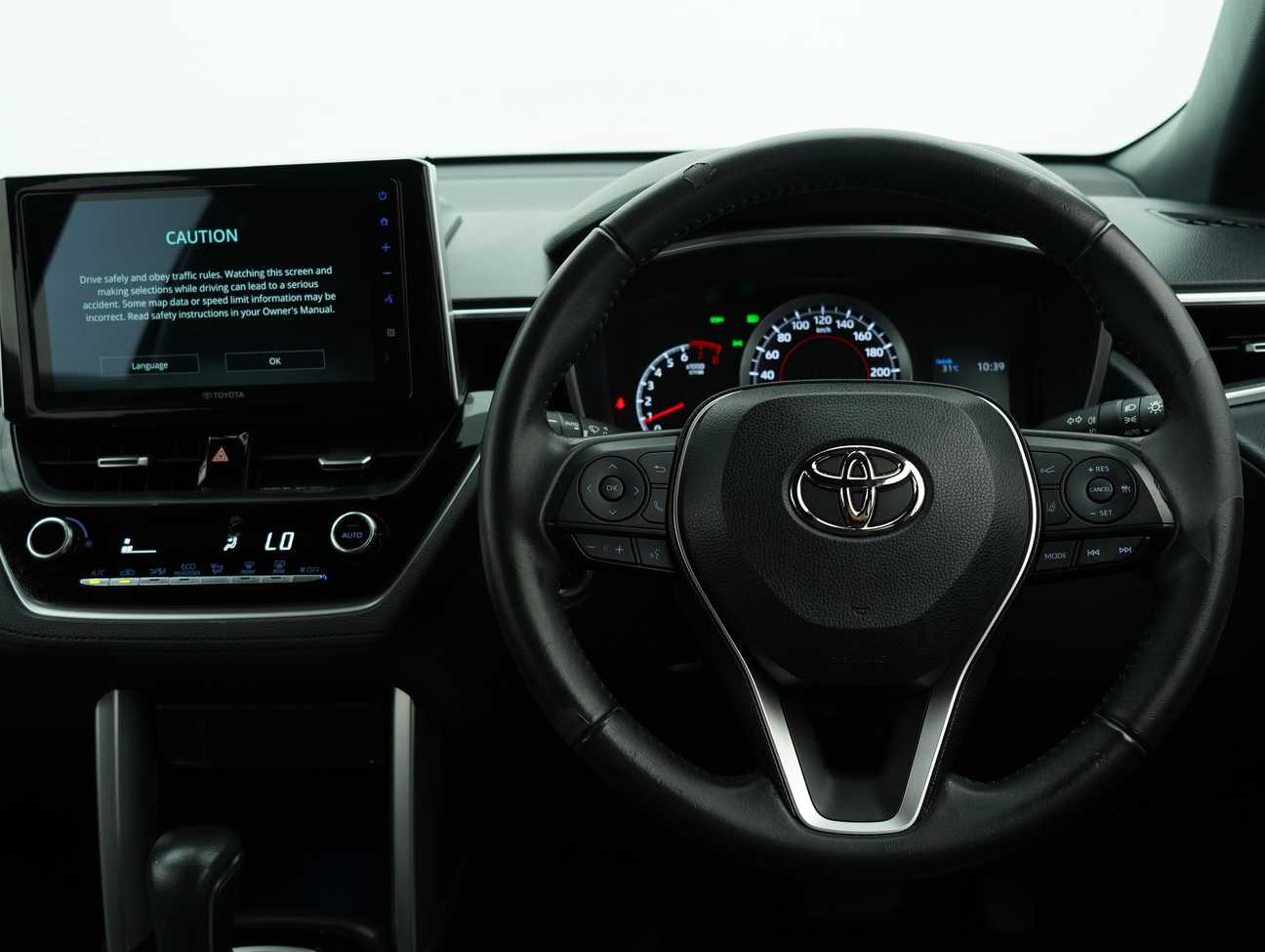 terpakai 2022 Toyota Corolla Cross V 1.8
