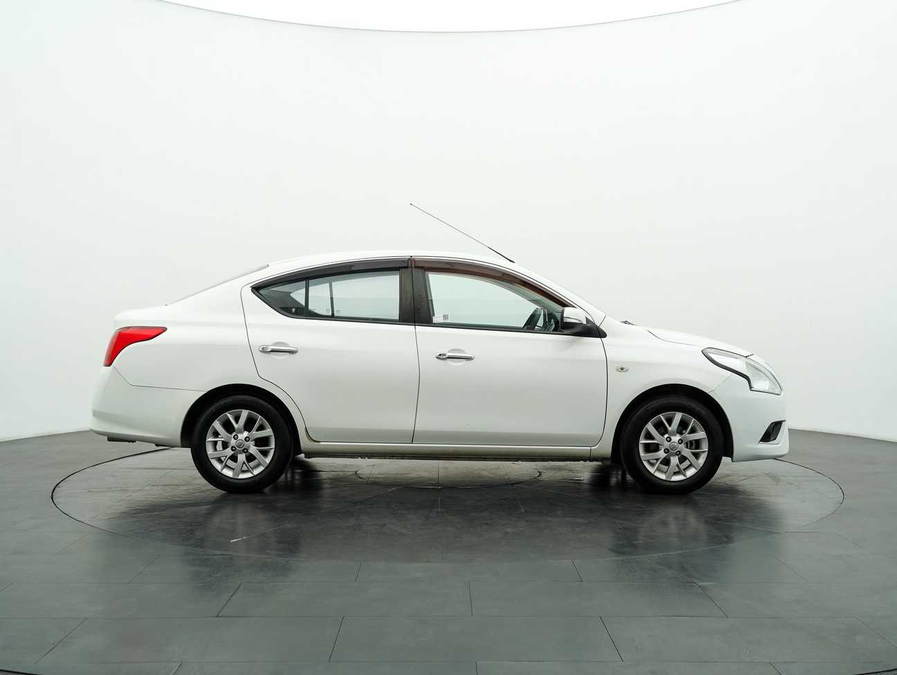 terpakai 2015 Nissan Almera V 1.5