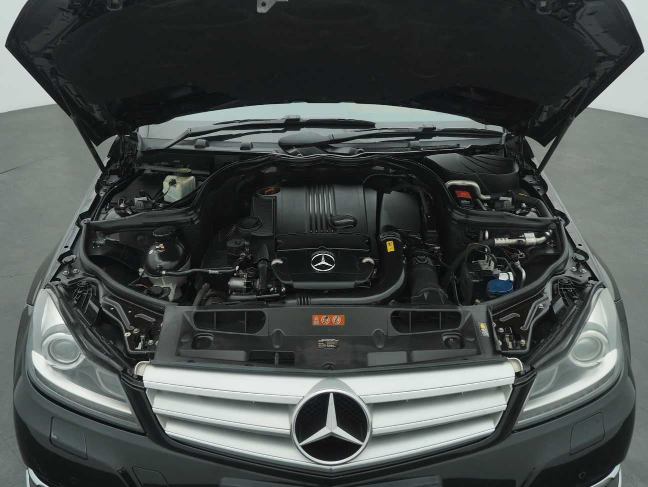 used 2013 Mercedes-Benz C250 Avantgarde CGI 1.8