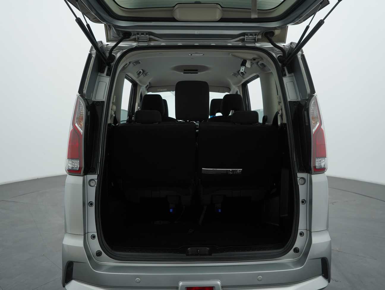 used 2020 Nissan Serena S-Hybrid High-Way Star 2.0
