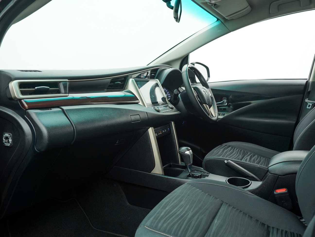 terpakai 2021 Toyota Innova G 2.0