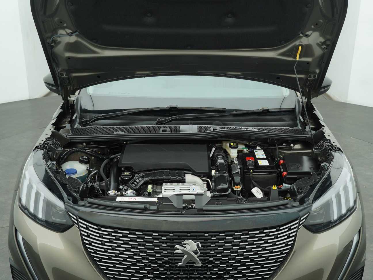 used 2025 Peugeot 2008 Allure 1.2