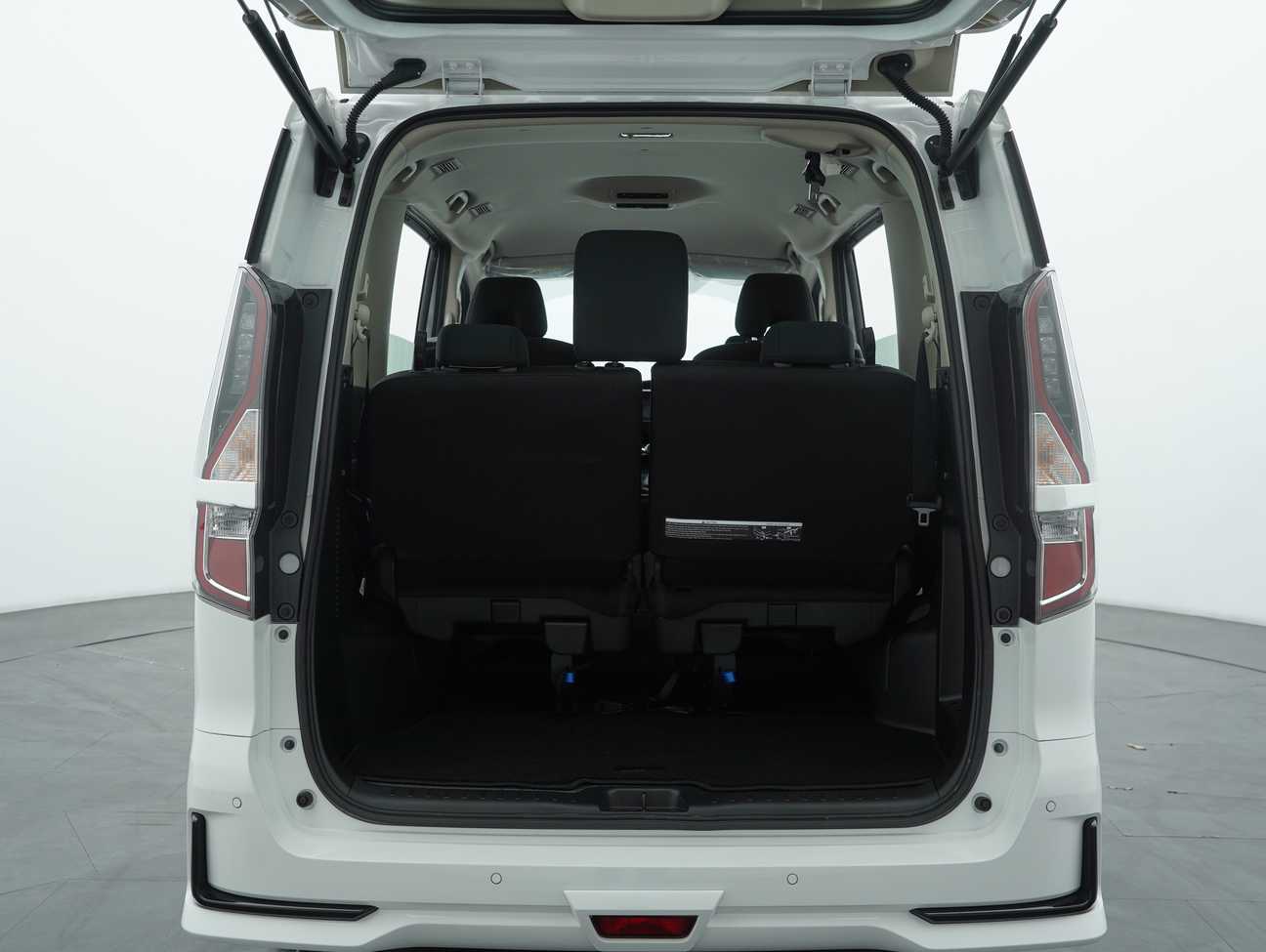 used 2025 Nissan Serena S-Hybrid High-Way Star 2.0