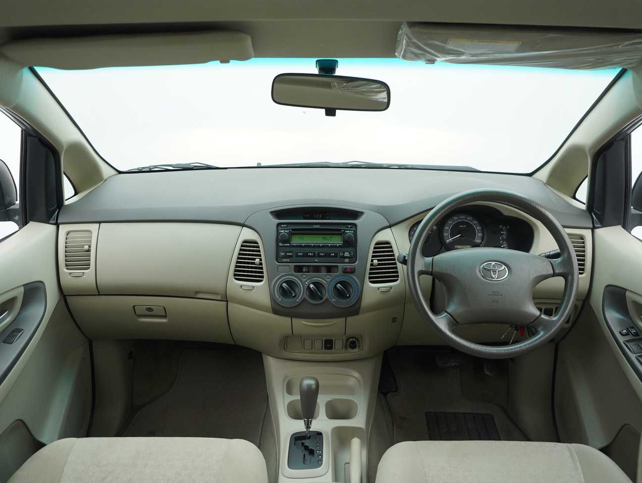 used 2010 Toyota Innova E 2.0