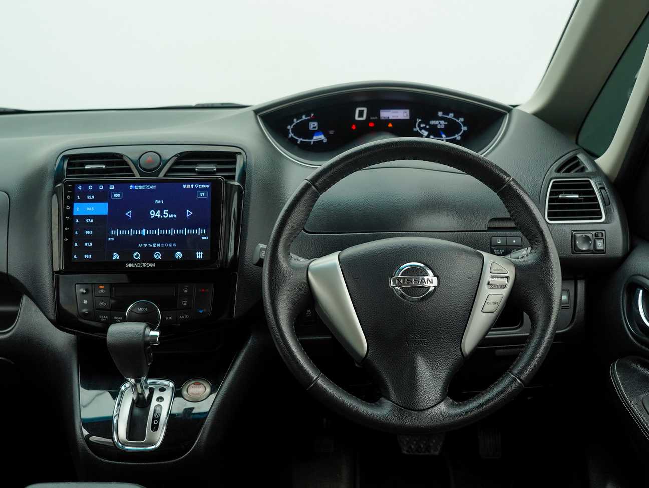 terpakai 2017 Nissan Serena S-Hybrid High-Way Star Premium 2.0