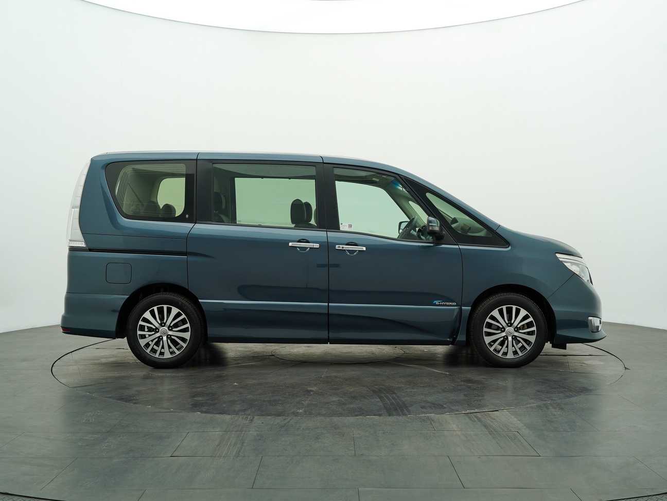 terpakai 2015 Nissan Serena S-Hybrid High-Way Star 2.0