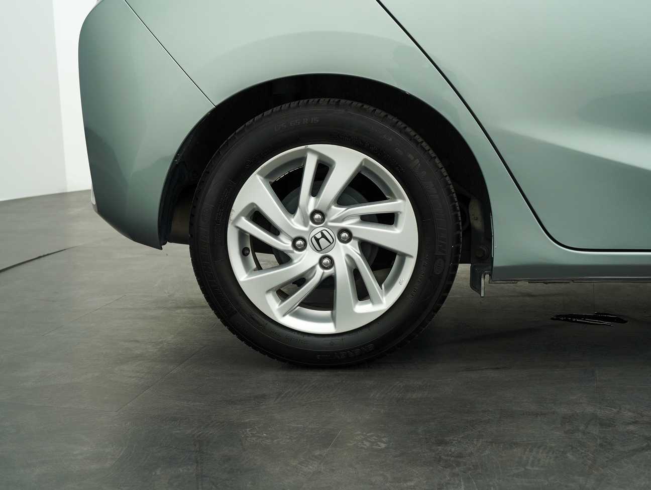 used 2016 Honda Jazz E 1.5