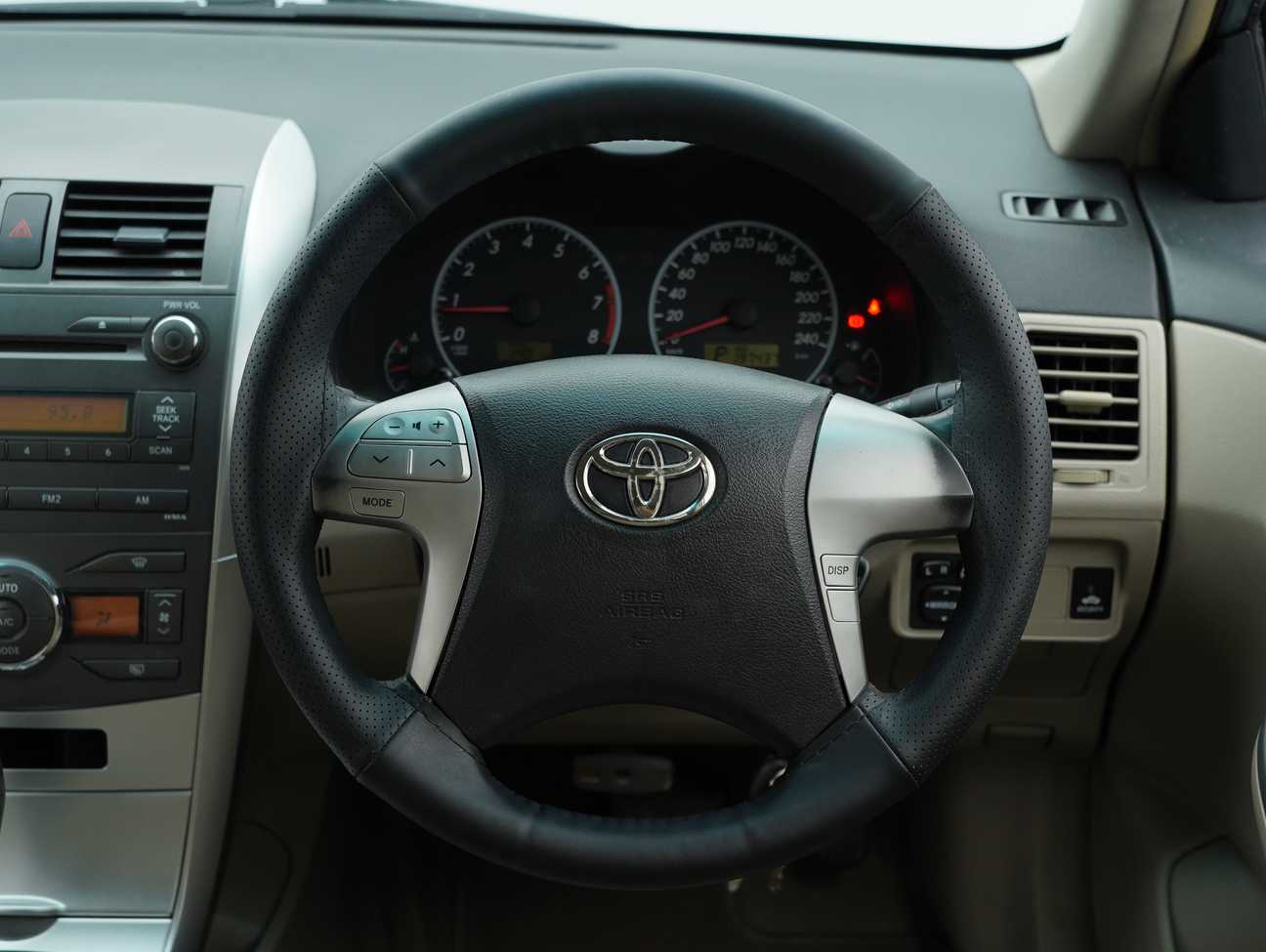 used 2010 Toyota Corolla Altis E 1.8