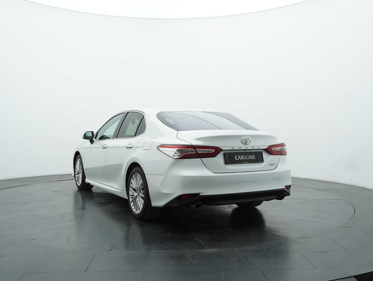 used 2019 Toyota Camry V 2.5