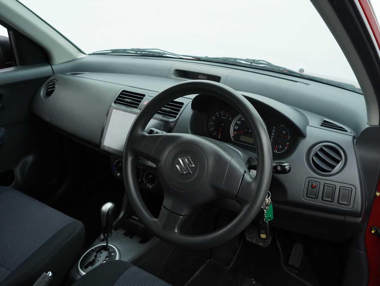 terpakai 2012 Suzuki Swift GX 1.5