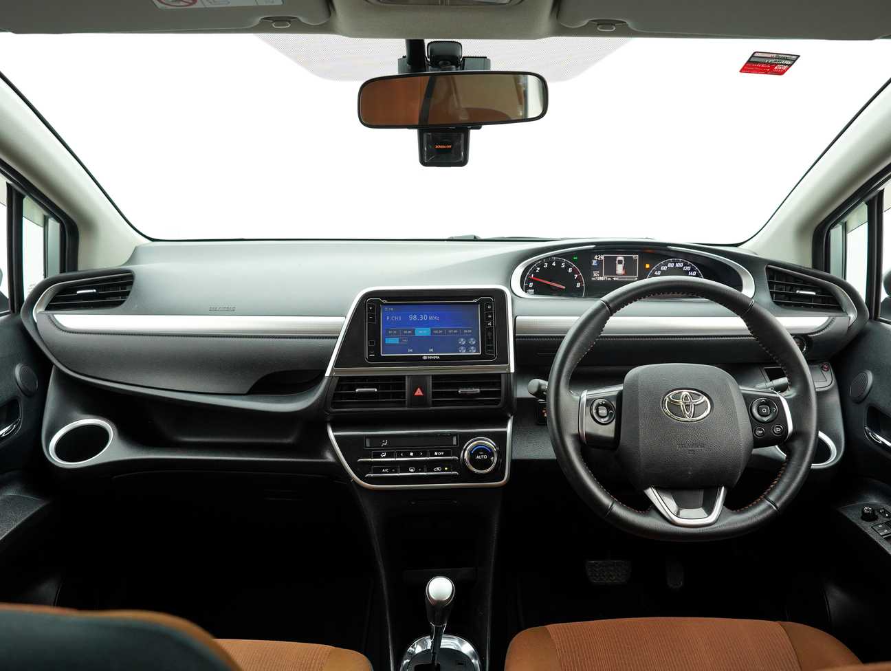 used 2017 Toyota Sienta V 1.5