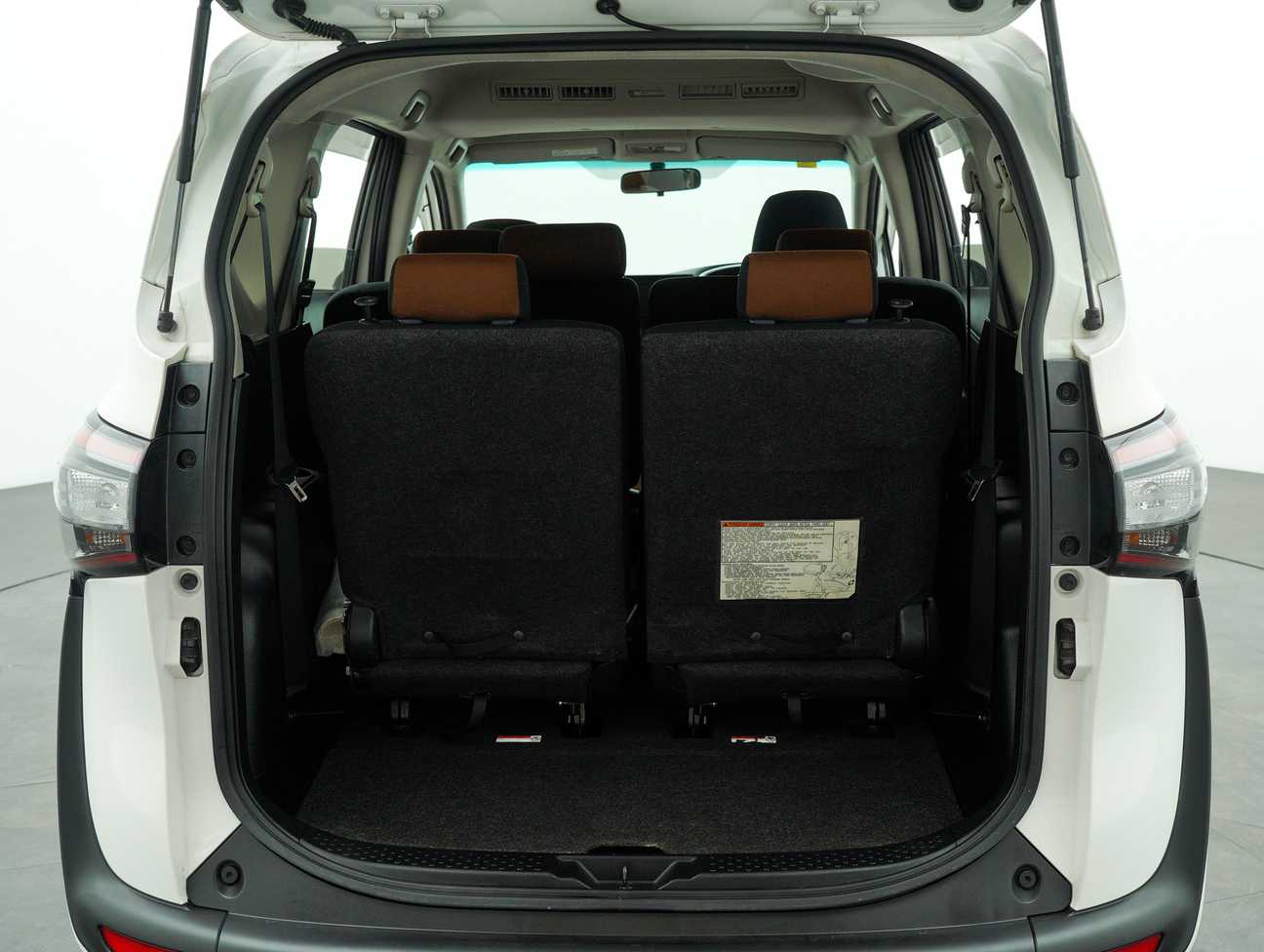 used 2016 Toyota Sienta V 1.5