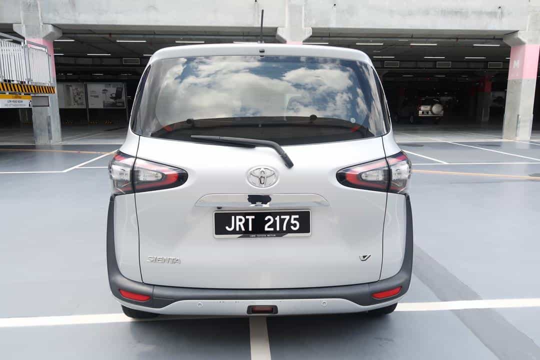 used 2016 Toyota SIENTA V 1.5