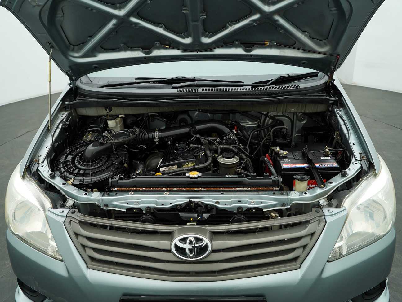 used 2013 Toyota Innova E 2.0