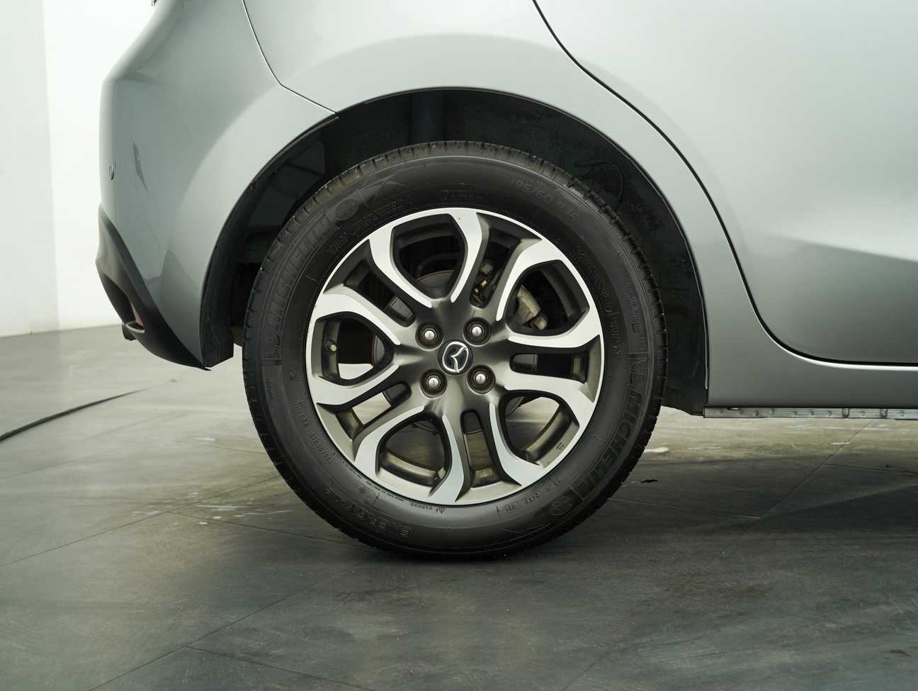 terpakai 2015 Mazda 2 SKYACTIV-G 1.5