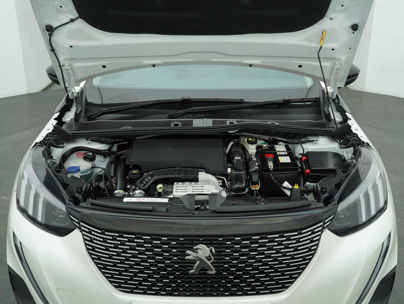 used 2025 Peugeot 2008 Allure 1.2