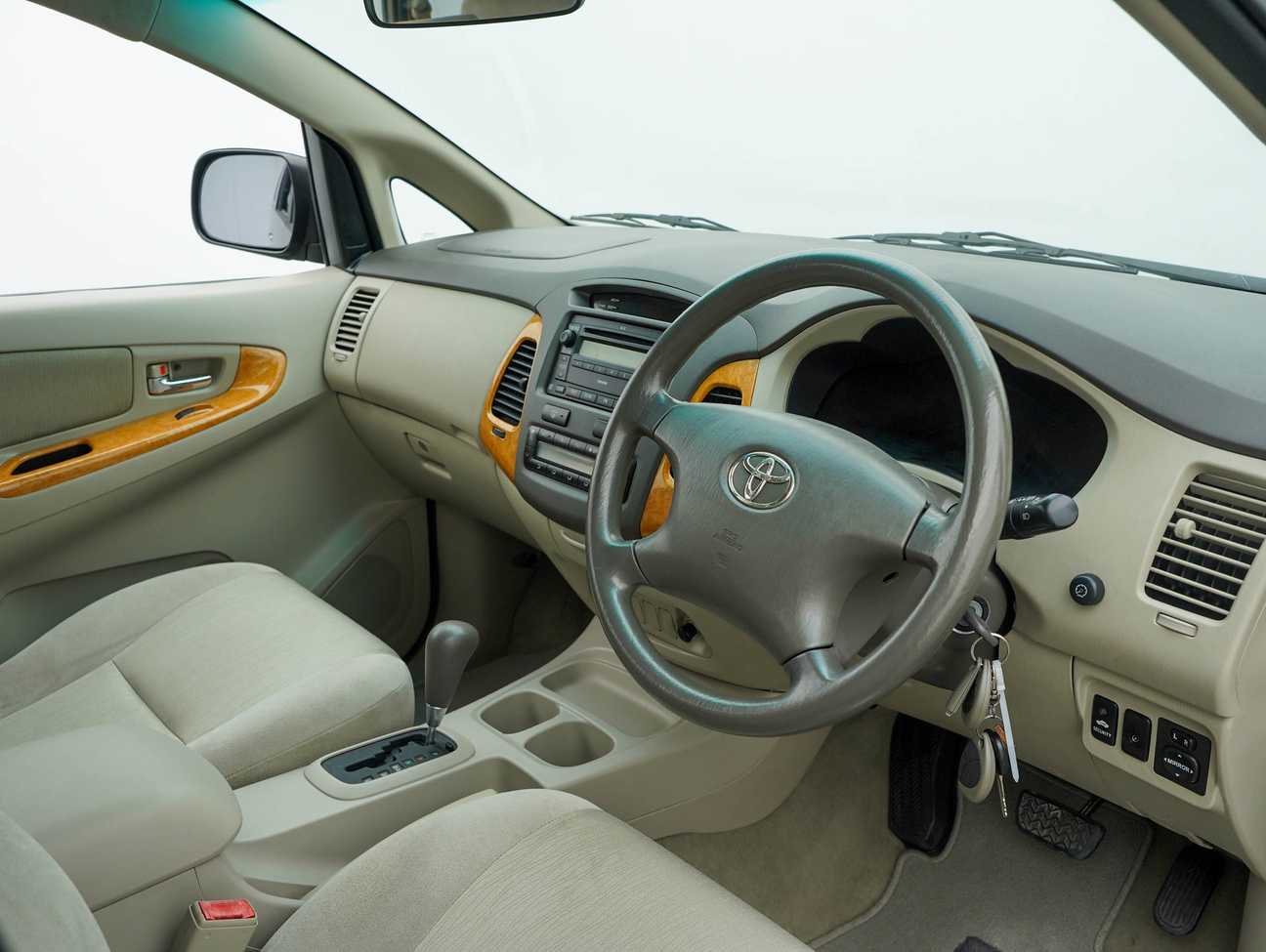 used 2010 Toyota Innova G 2.0