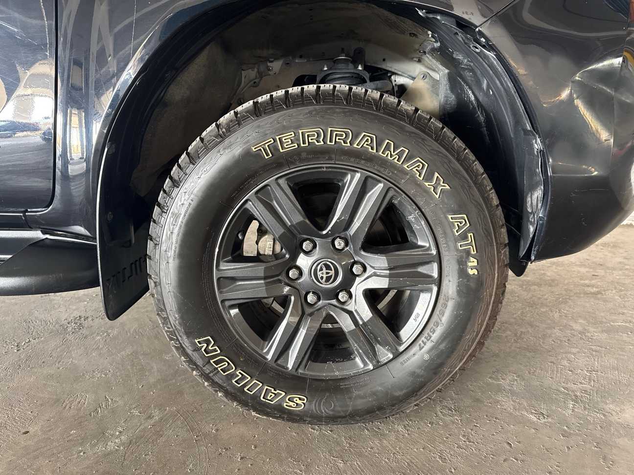 terpakai 2022 Toyota Hilux E Dual Cab 2.4