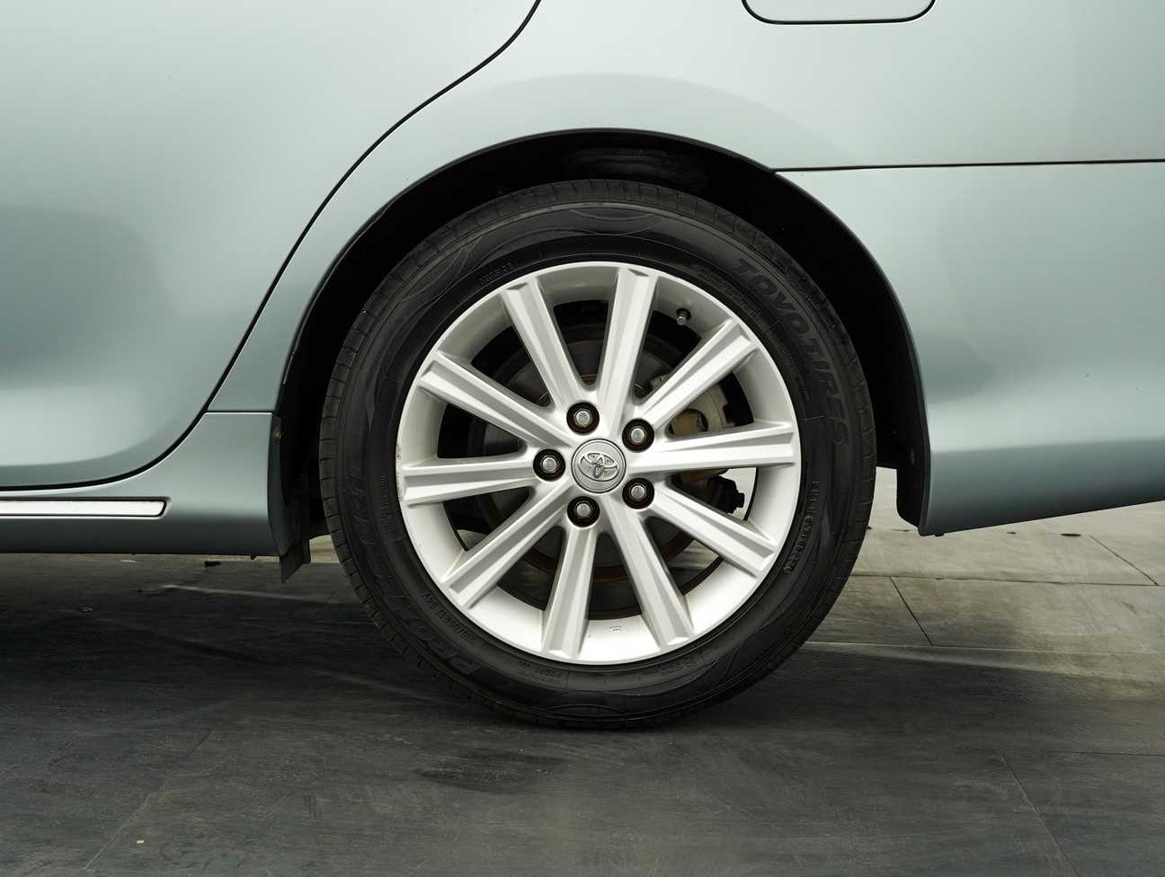 used 2012 Toyota Camry V 2.5