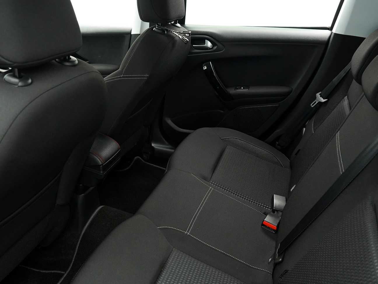 terpakai 2019 Peugeot 208 PureTech 1.2