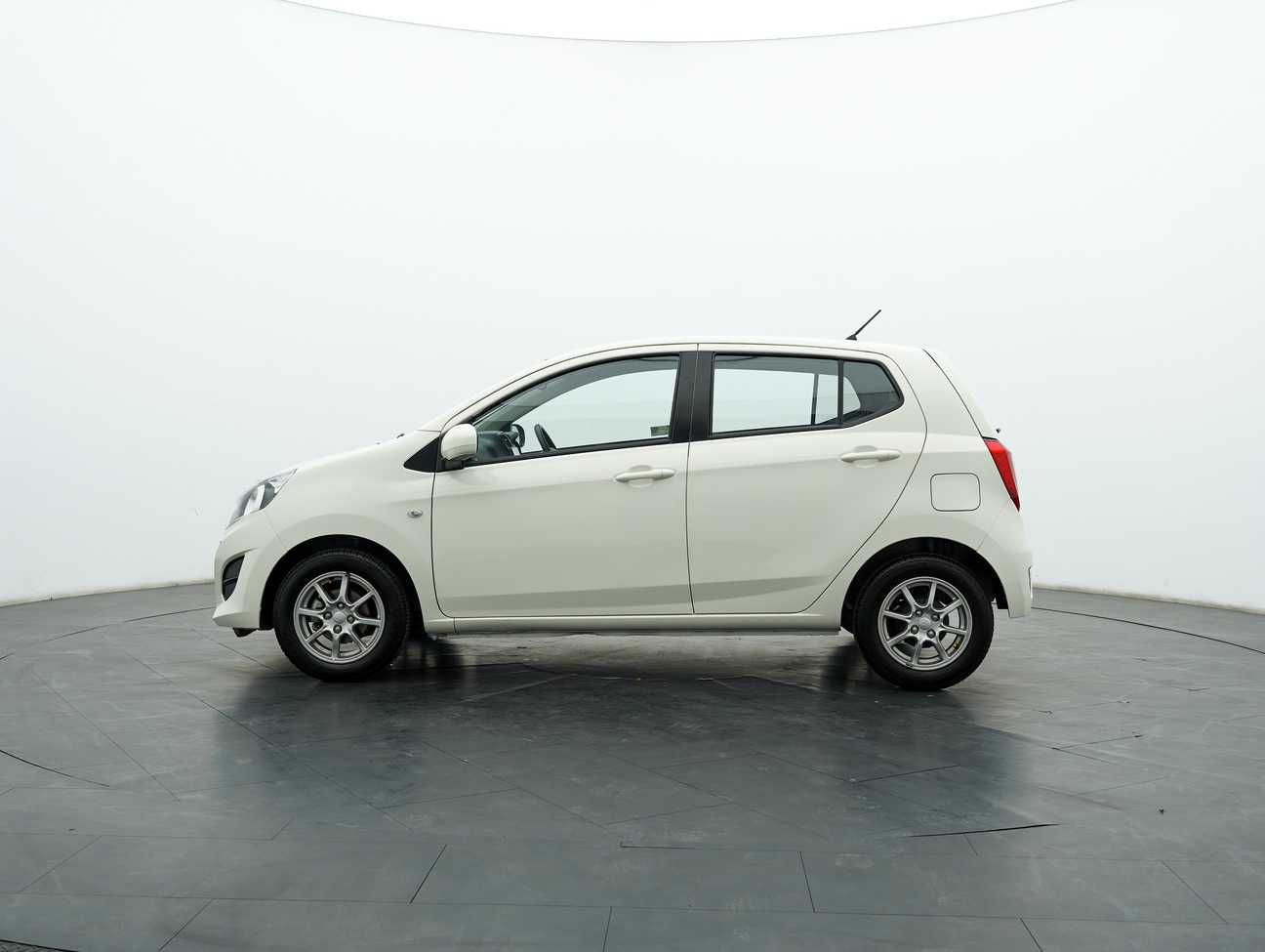 terpakai 2015 Perodua AXIA G 1.0