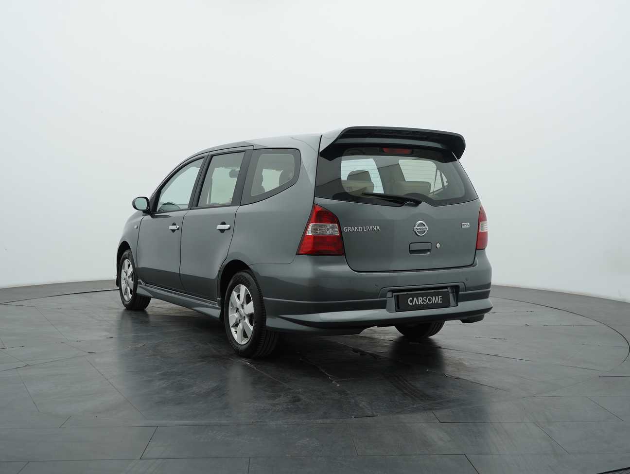 terpakai 2011 Nissan Grand Livina Comfort 1.8