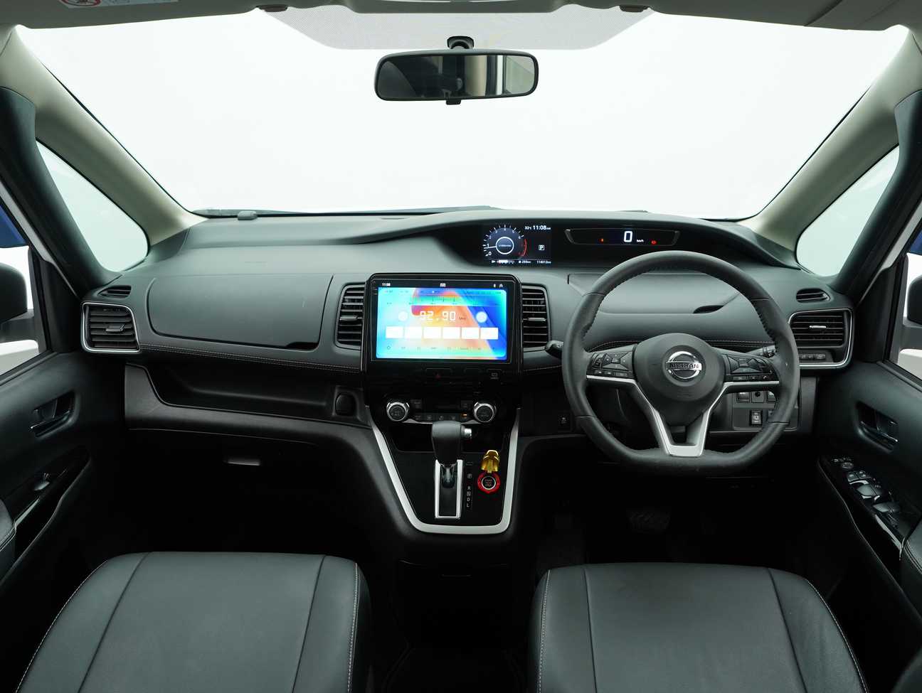 terpakai 2022 Nissan Serena S-Hybrid High-Way Star (2 Tone) 2.0