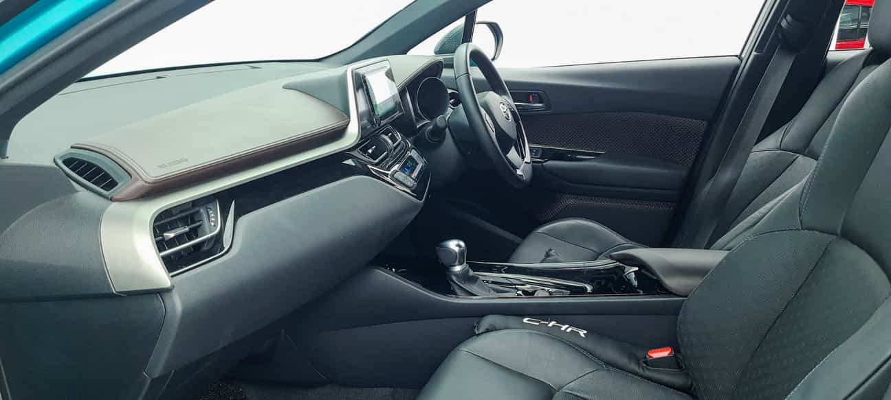 used 2019 Toyota C-HR  1.8