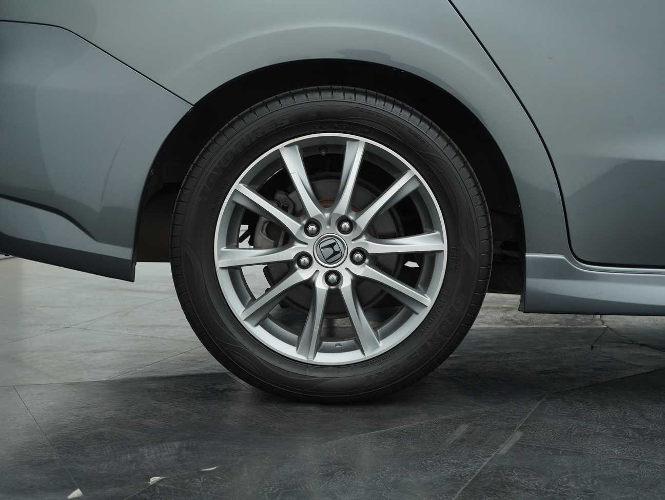 used 2012 Honda Stream i-VTEC RSZ 1.8