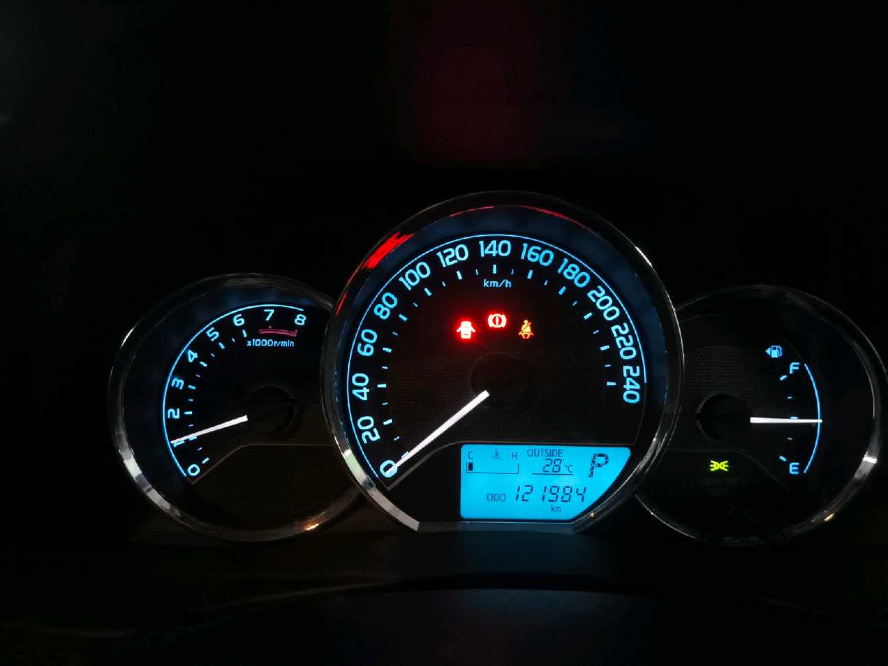 used 2015 Toyota Corolla Altis E 1.8