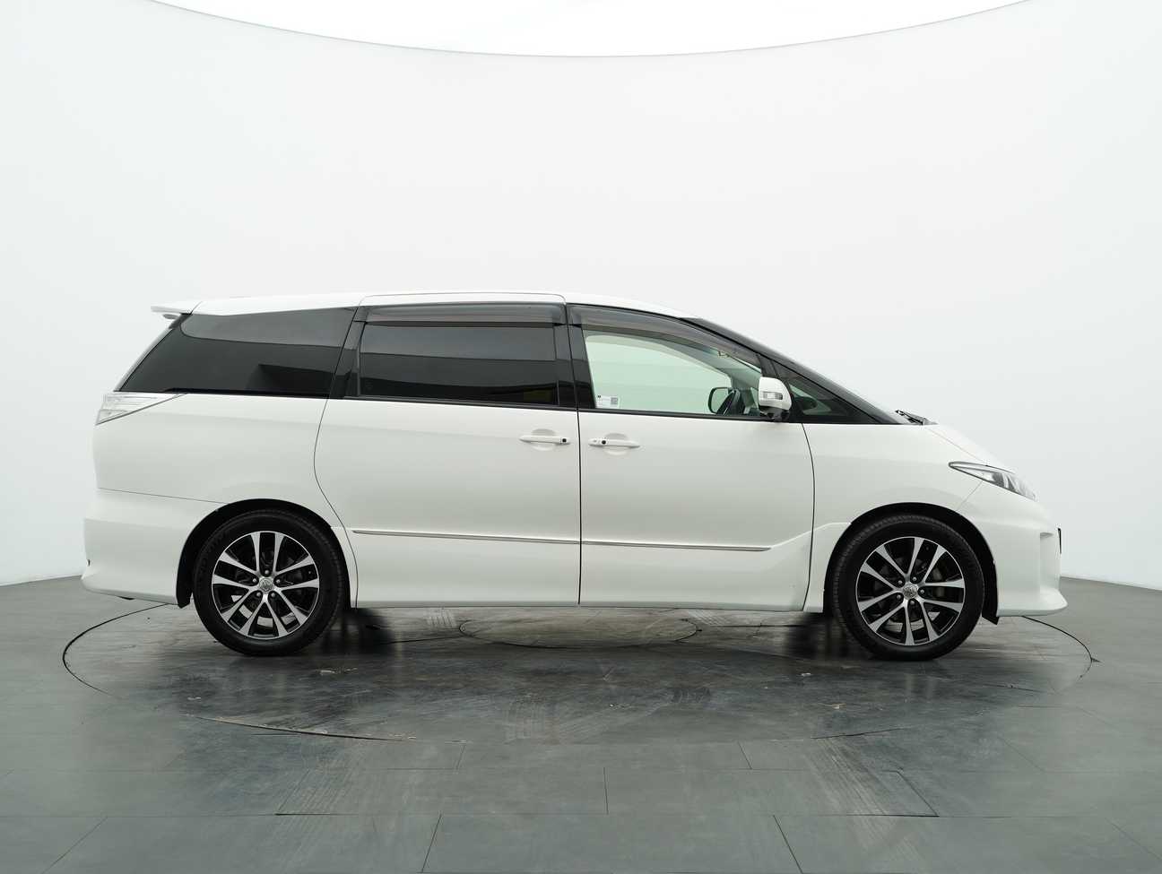 used 2014 Toyota Estima Aeras 2.4