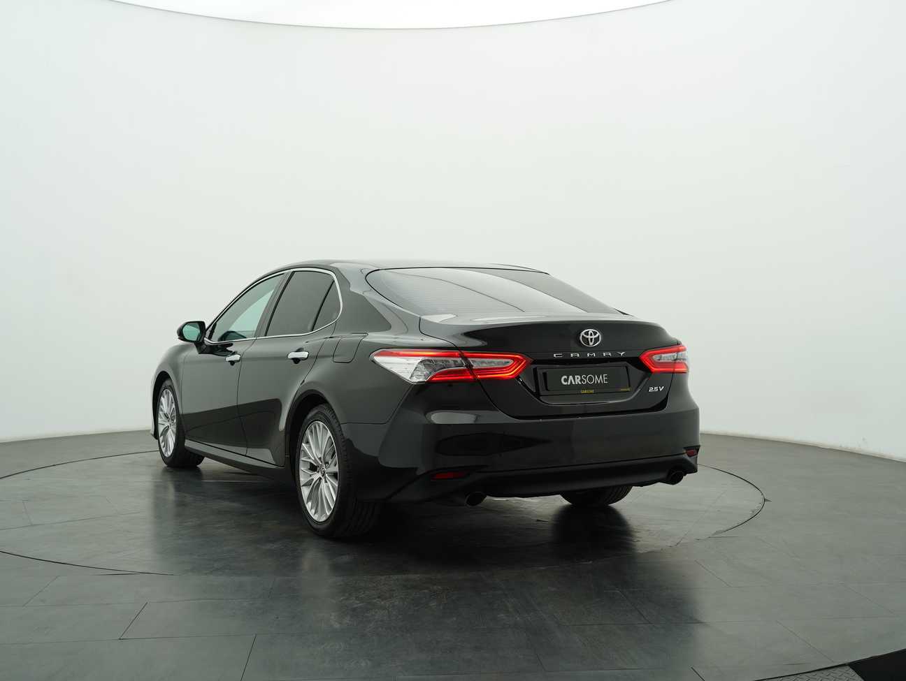 used 2021 Toyota Camry V 2.5