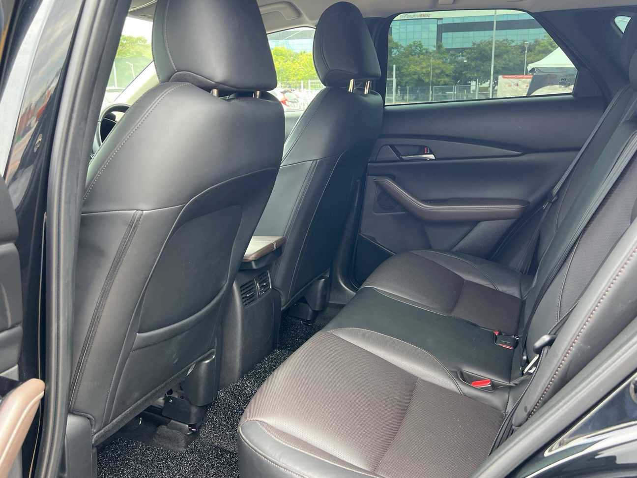 terpakai 2023 Mazda CX-30 SKYACTIV-G High Plus 2.0