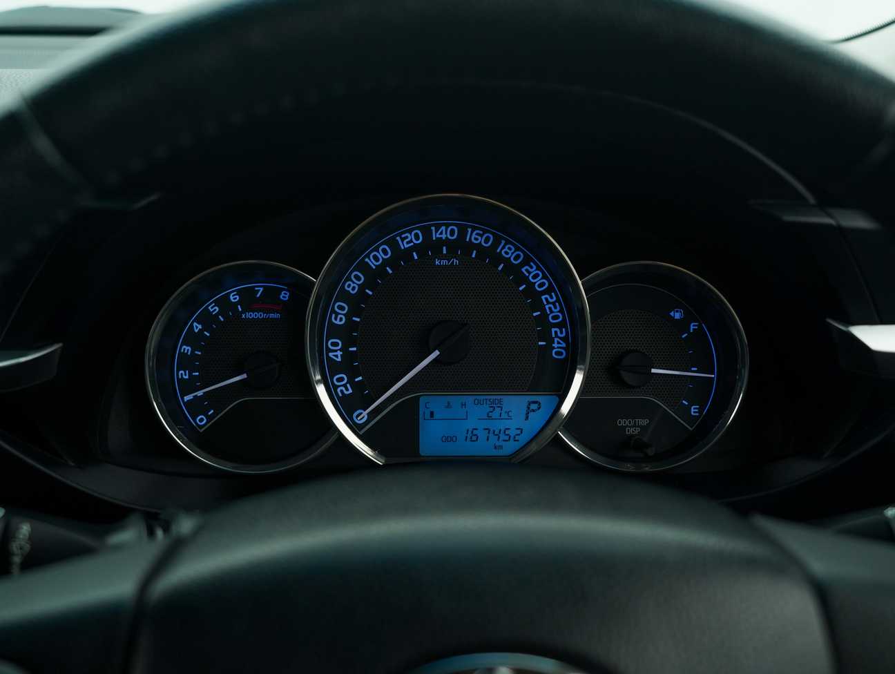 used 2015 Toyota Corolla Altis E 1.8