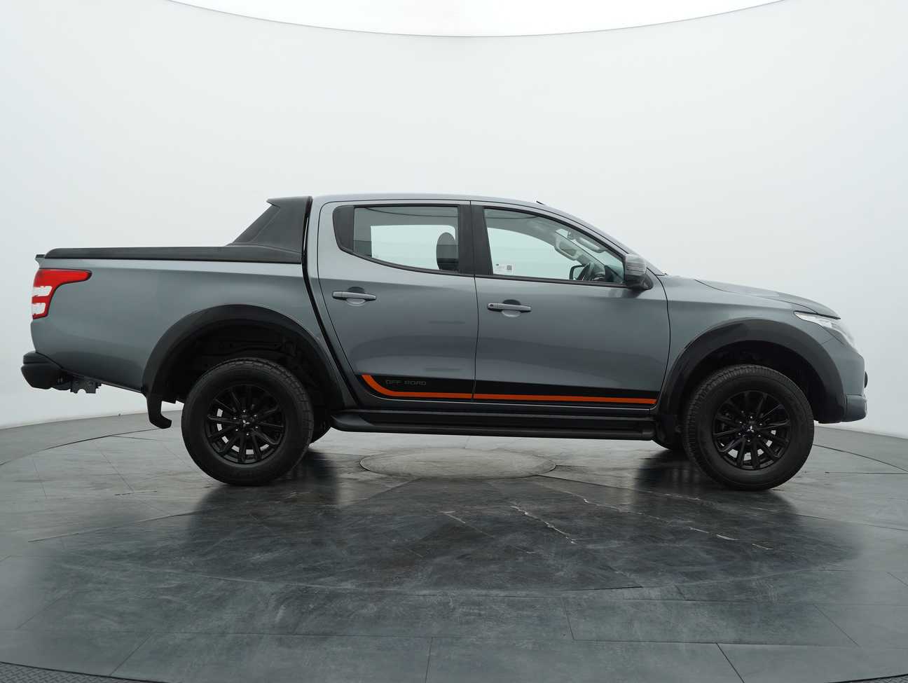 used 2018 Mitsubishi Triton VGT Athlete Dual Cab 4X4 2.4