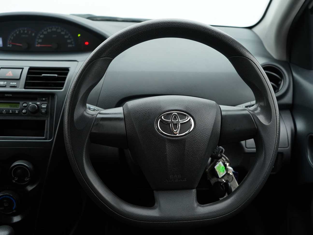 terpakai 2012 Toyota Vios J 1.5