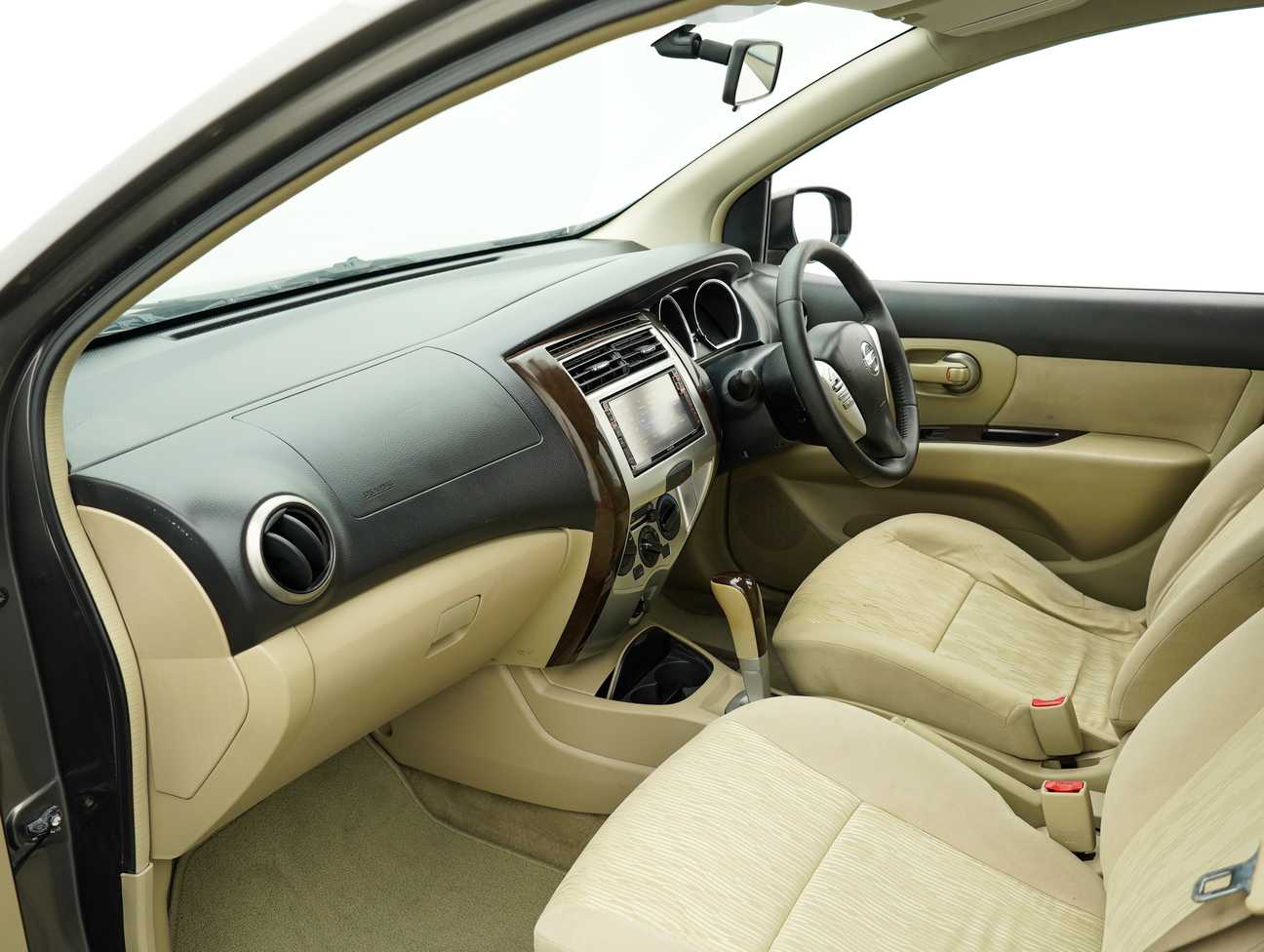 used 2015 Nissan Grand Livina Comfort 1.8