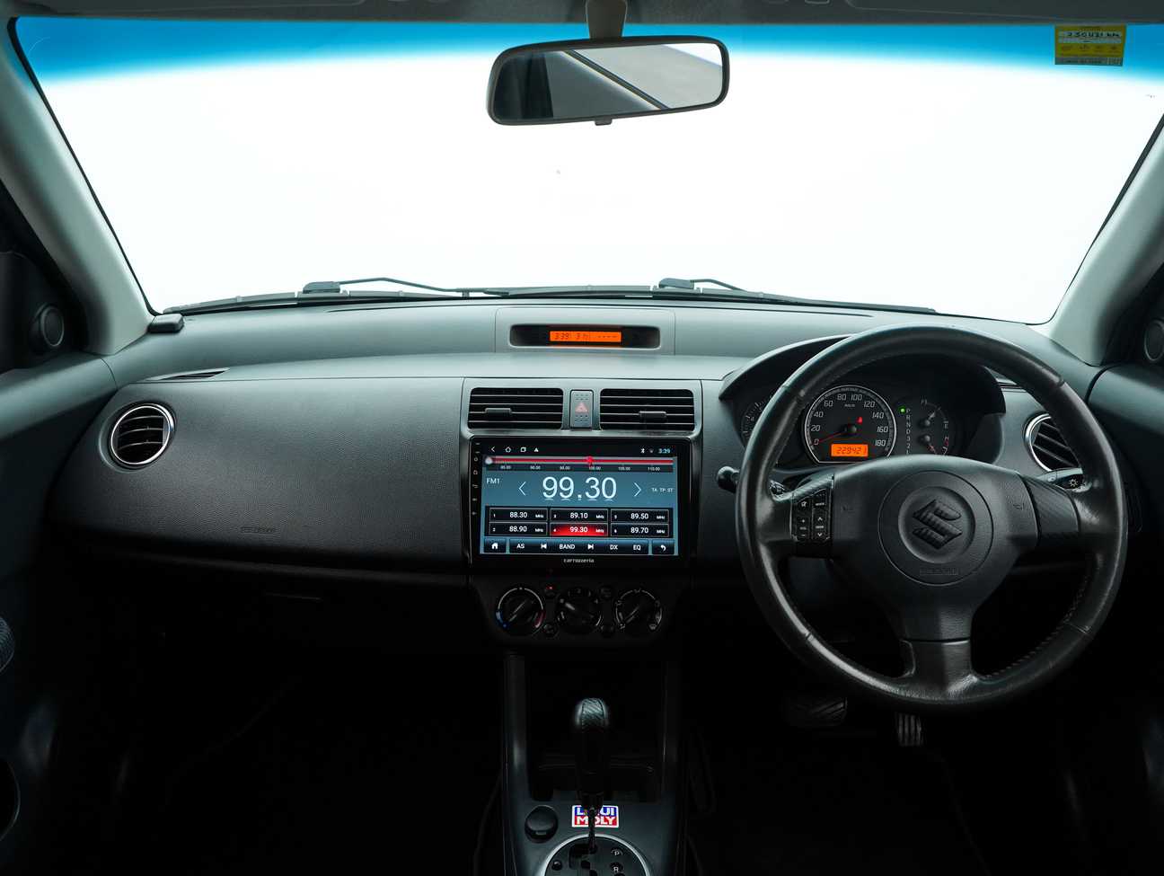 terpakai 2011 Suzuki Swift  1.5