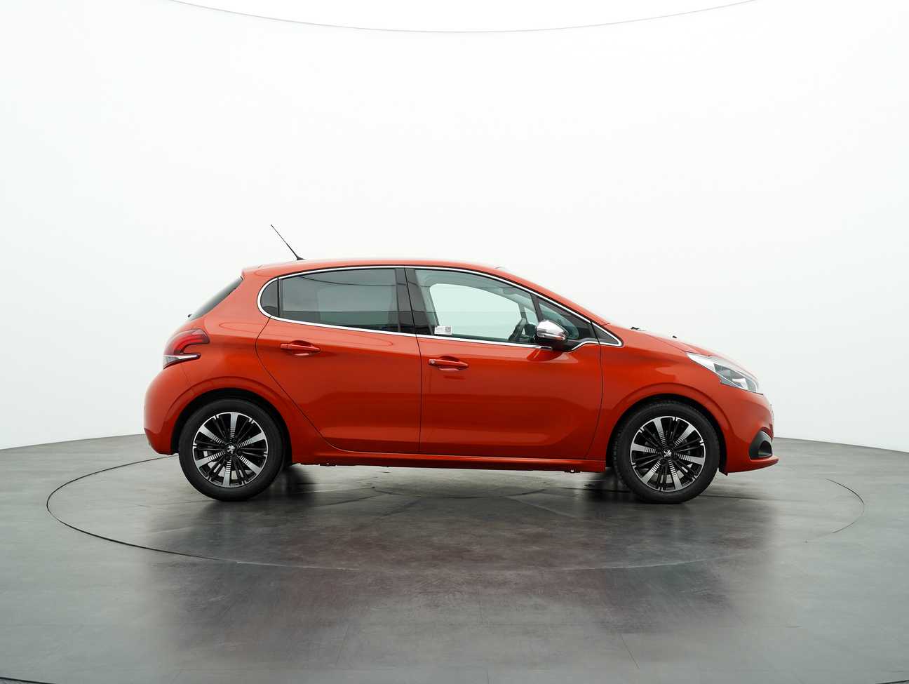 terpakai 2019 Peugeot 208 PureTech 1.2