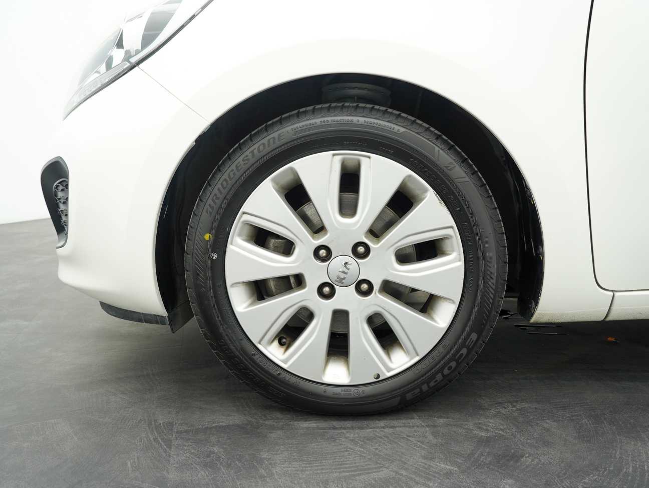 terpakai 2013 Kia RIO UB 1.4