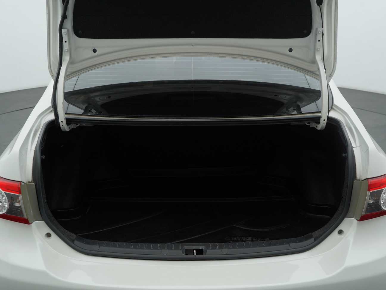 used 2012 Toyota Corolla Altis E 1.8