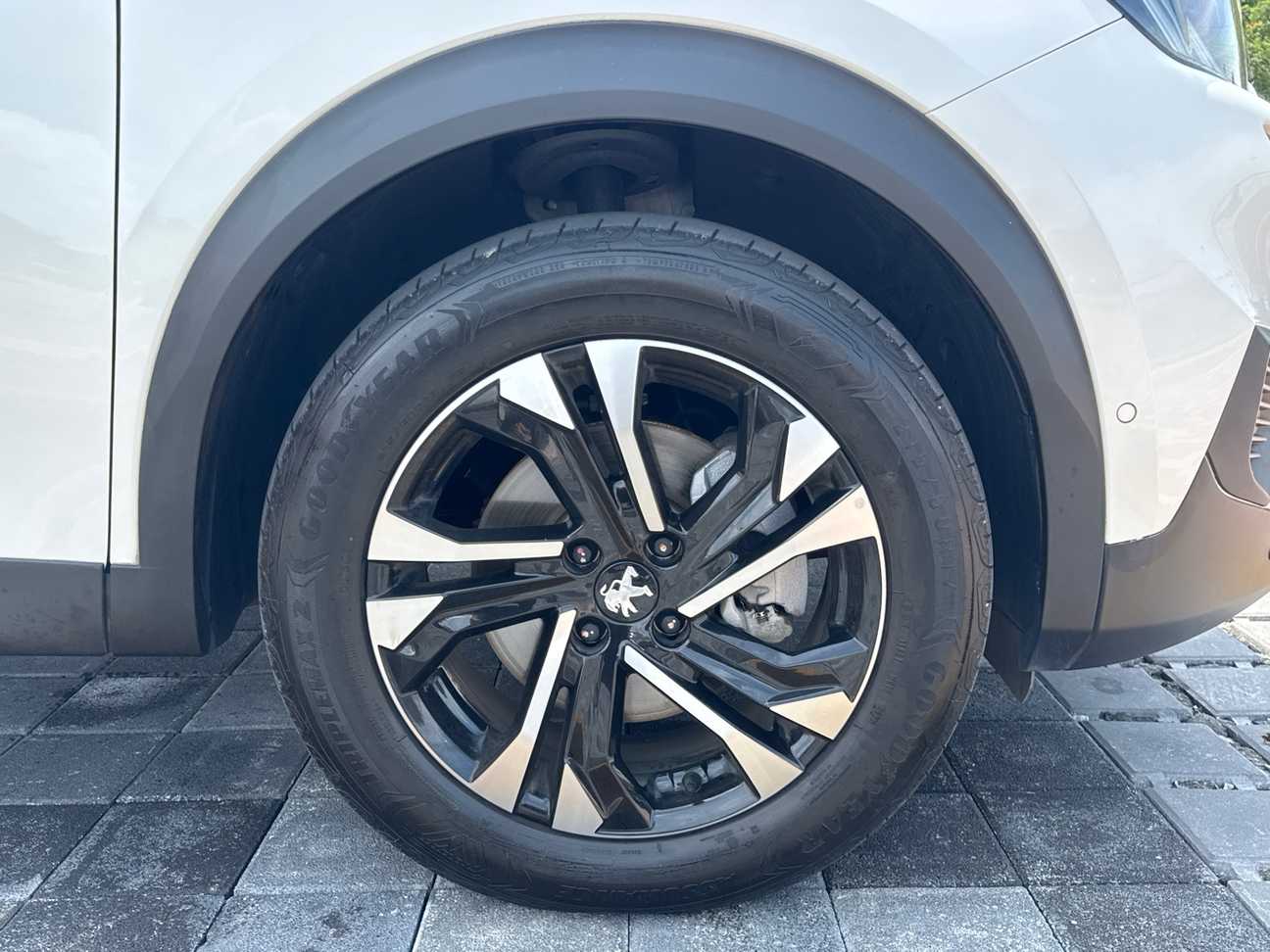 used 2024 Peugeot 2008 Allure 1.2