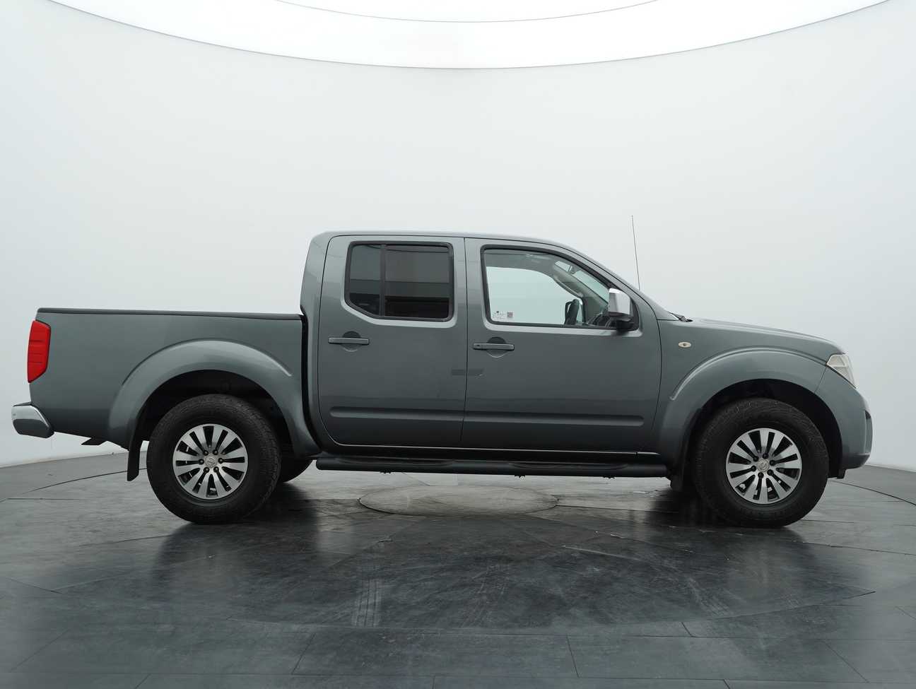 terpakai 2014 Nissan Navara LE Dual Cab 2.5