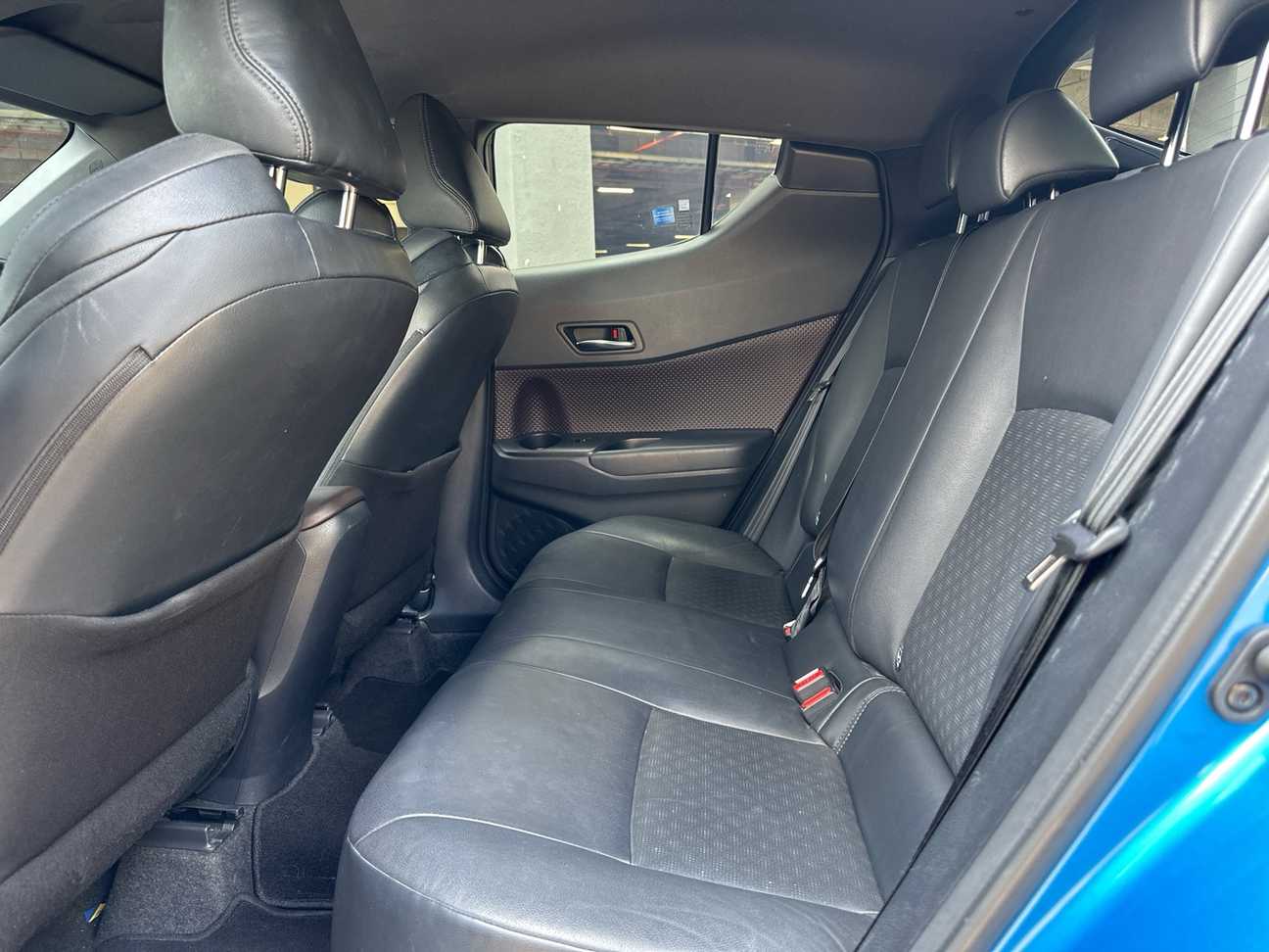 used 2019 Toyota C-HR  1.8