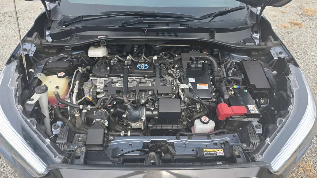 terpakai 2022 Toyota Corolla Cross Hybrid 1.8