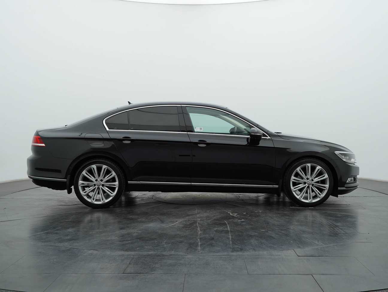 terpakai 2019 Volkswagen Passat TSI Highline 2.0