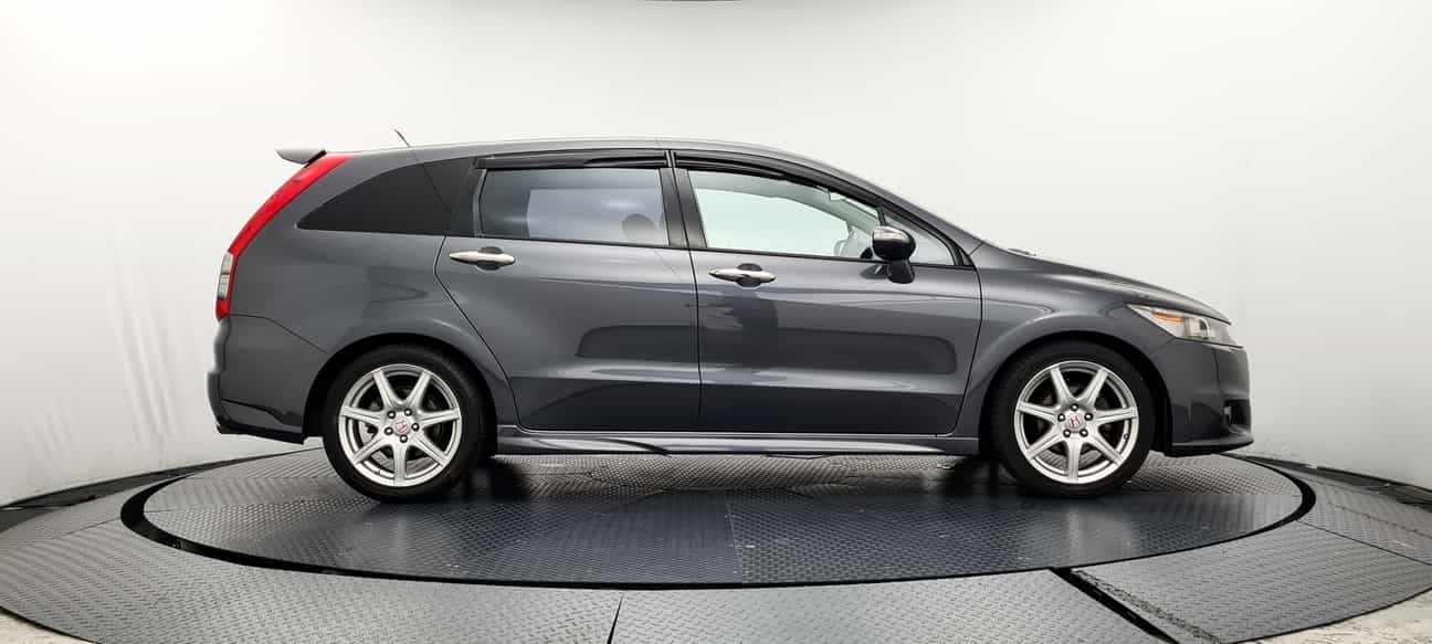 used 2013 Honda STREAM RSZ 1.8