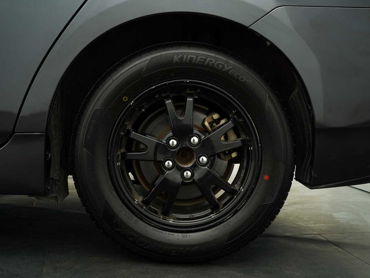 used 2012 Toyota Prius Luxury 1.8