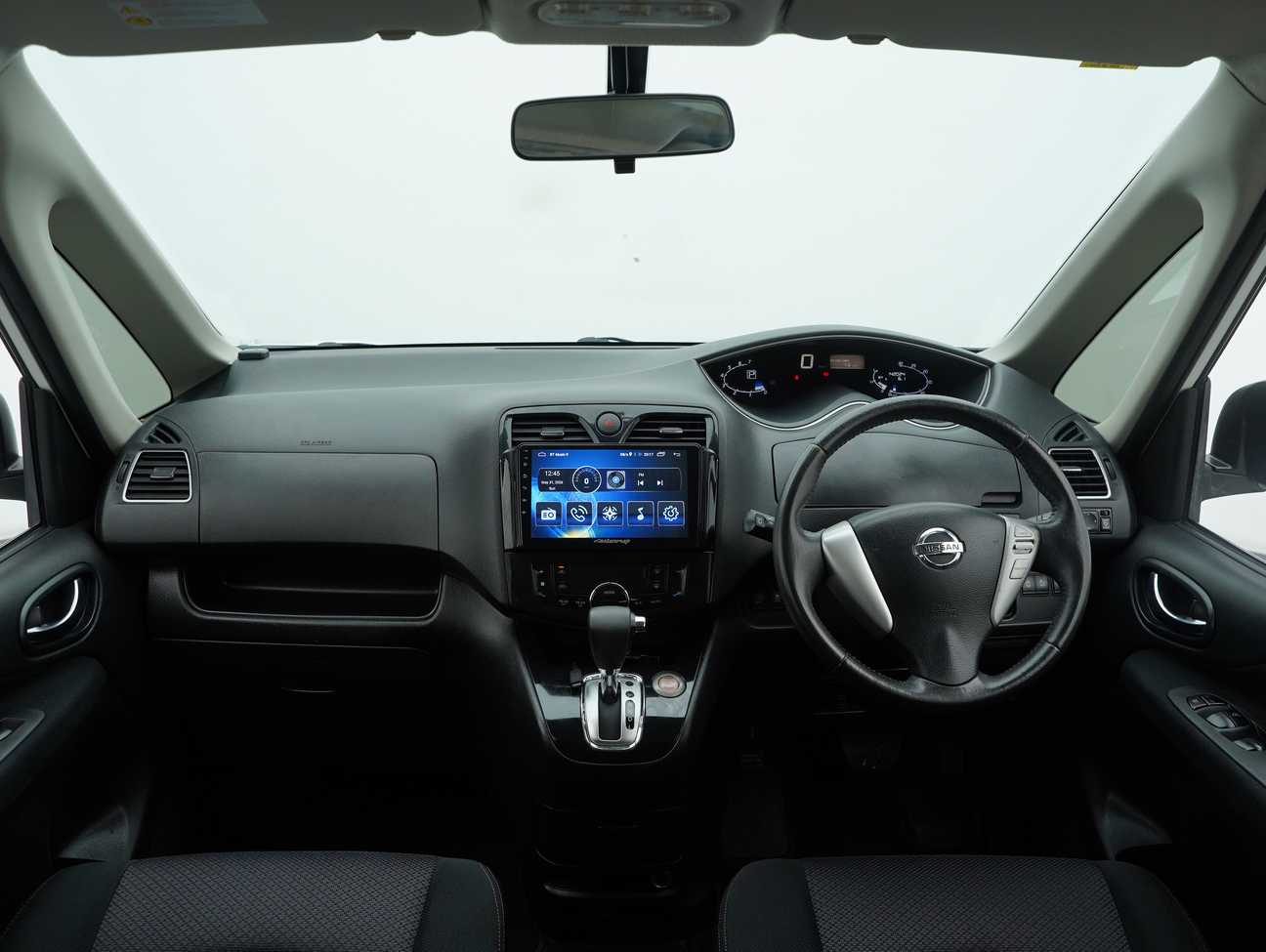 used 2013 Nissan Serena S-Hybrid High-Way Star 2.0