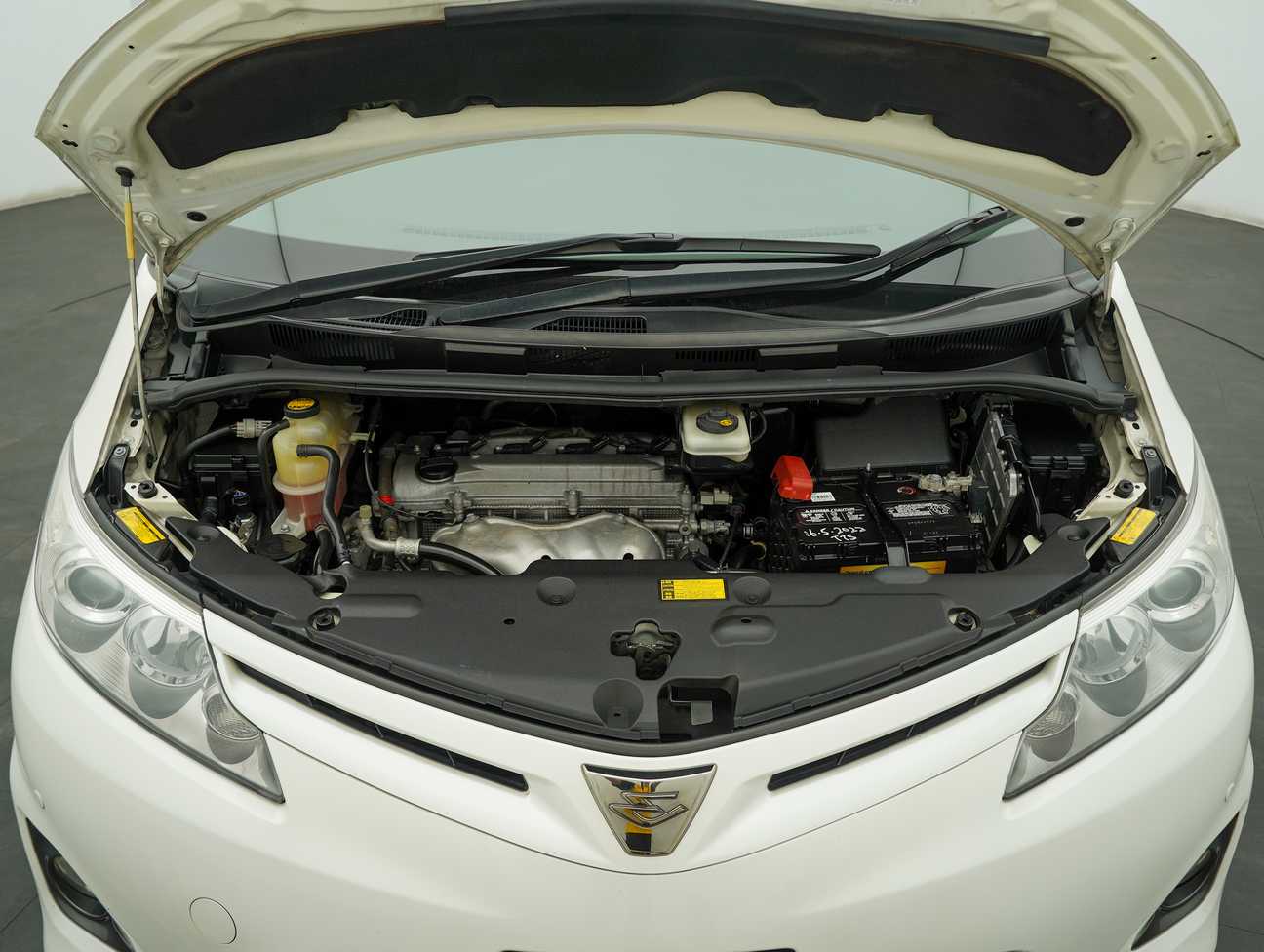 used 2010 Toyota Estima  2.4